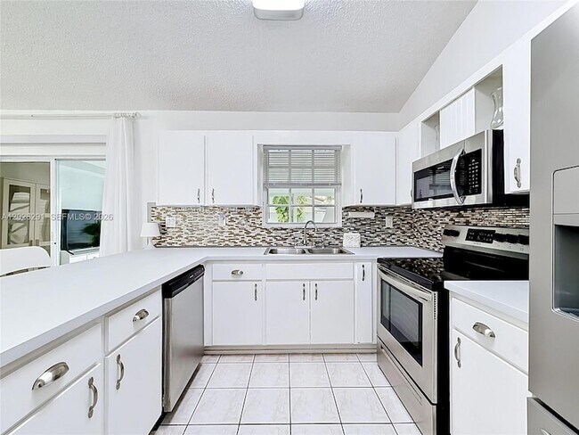 Building Photo - 15050 SW 63rd St