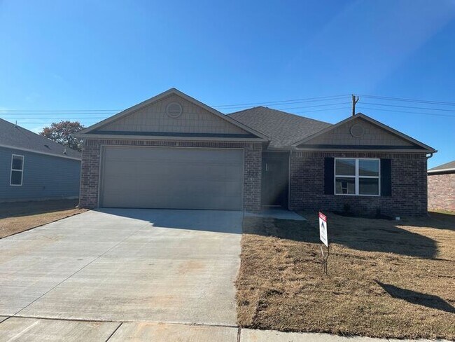 Building Photo - Available Now! Beautiful Three Bedroom | Two Bathroom Home in Morningside Estates