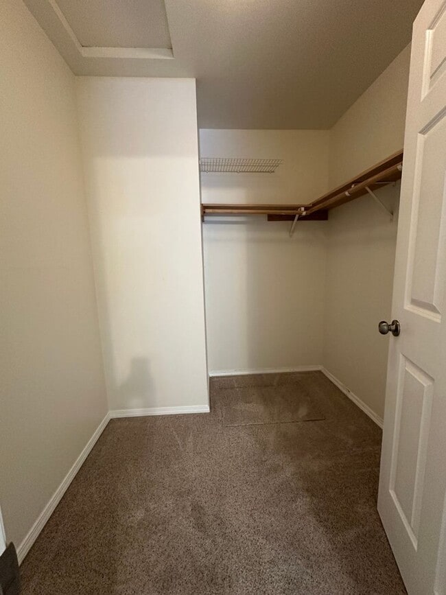 Building Photo - Granite Falls Rambler