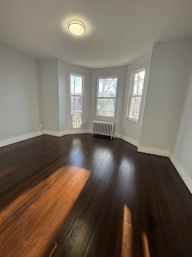 Building Photo - 4338 N Franklin St