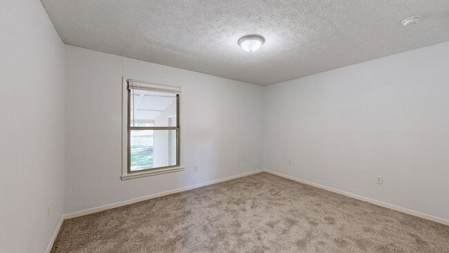 Building Photo - 8614 Burleson Ln