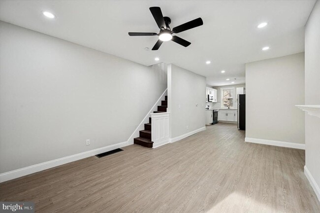 Building Photo - 2165 Conlyn St