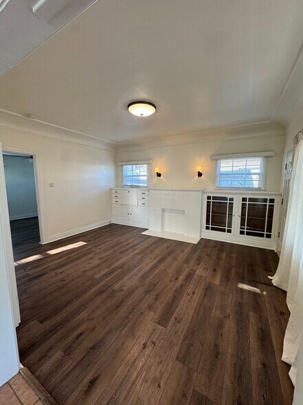 Building Photo - 2709 W 67th St