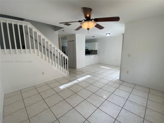 Building Photo - 6245 SW Kendale Lakes Cir