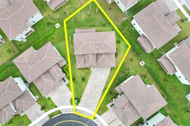 Building Photo - 4422 SW 122nd Ter