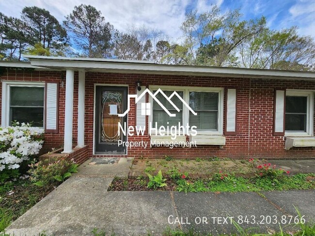 Building Photo - Available now!! Amazing single-family deta...