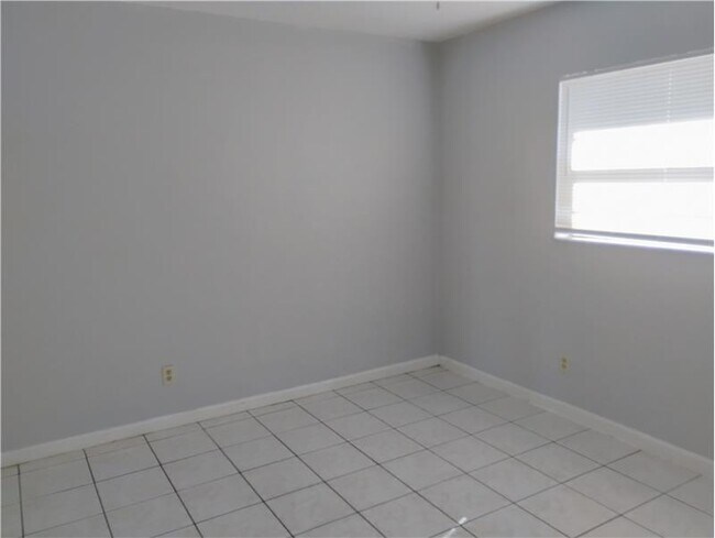 Building Photo - 1717 Shenandoah St