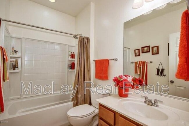 Building Photo - 3946 E Blue Spruce Ln