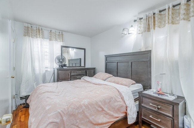 Building Photo - 310 Cator Ave