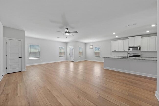 Building Photo - 9513 Balmy Ln