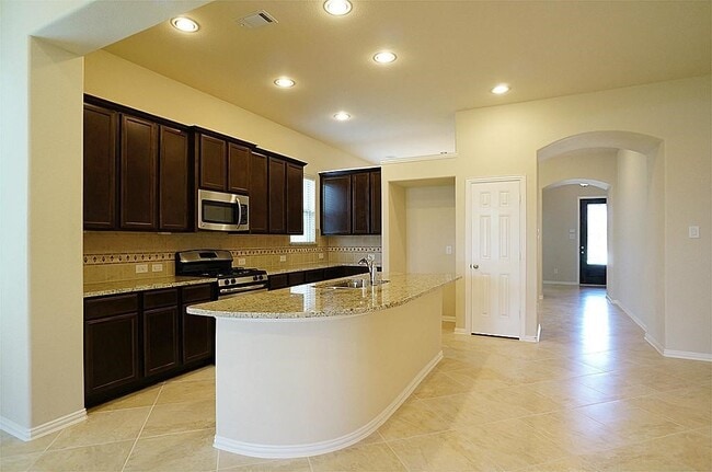 Building Photo - 29015 Davenport Dr