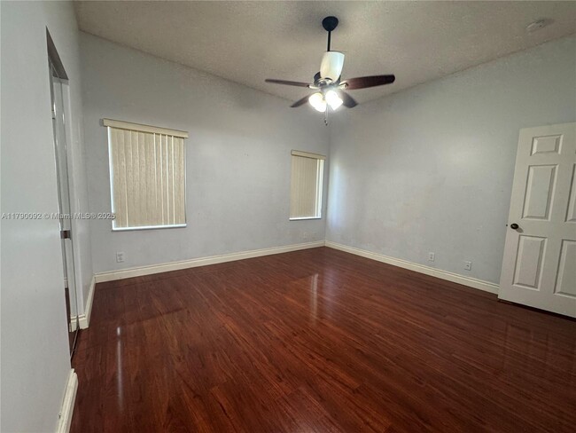 Building Photo - 4321 Willow Ridge Dr
