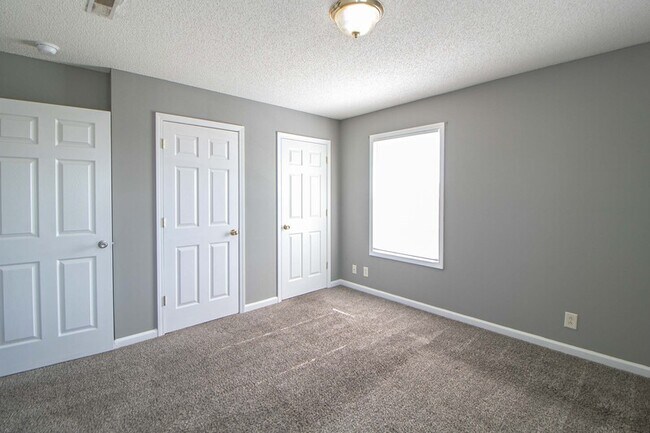 Building Photo - 145 Darlene Dr