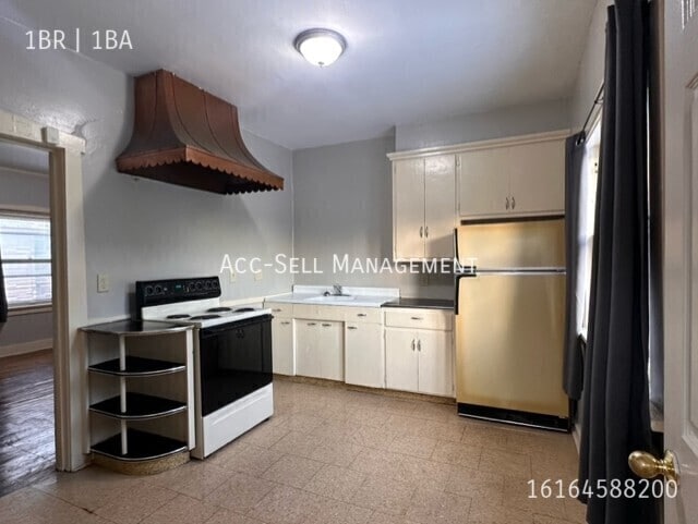 Building Photo - 209 Valley Ave NW