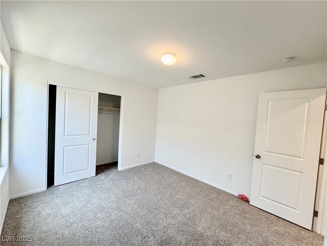 Building Photo - 6035 Swift Lariat St