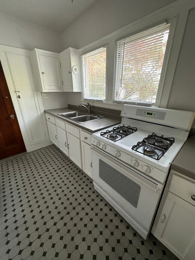 Building Photo - 1639 N 69th St