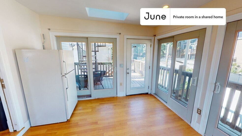 Building Photo - Room in Shared 6 bed/2 bath home