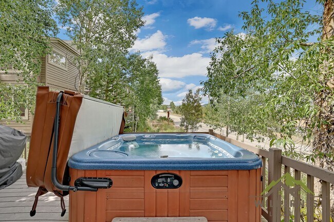 Building Photo - 309 Saddle Ridge Dr