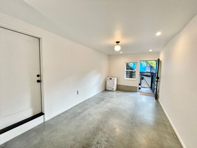 Building Photo - 2BR/1BA Potrero Hill Contemporary Residenc...