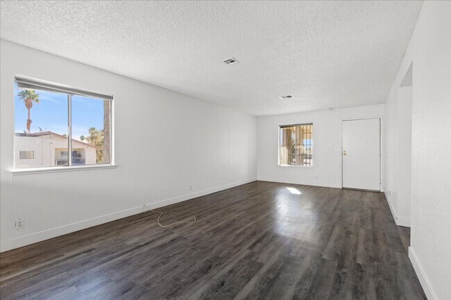 Building Photo - 3649 S Van Dyke Ave