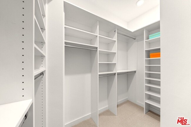 Building Photo - 27056 Tanager Ln