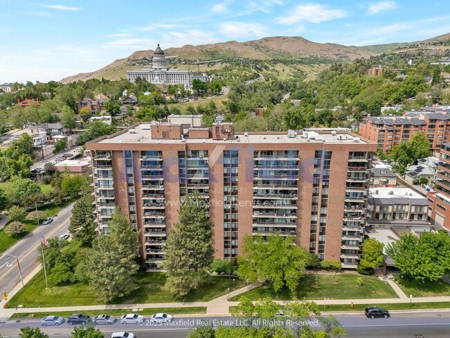 Building Photo - NEWLY REMODELED FLOORING!! Salt Lake City - Heart of Downtown - 2BD - 2BTH - 1GAR PARKING