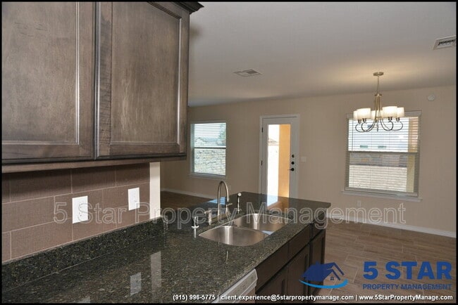 Building Photo - 806 TS Daniel Cadena Dr