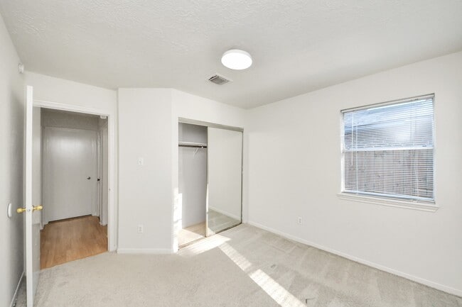Building Photo - 3611 Bee Bayou Ln
