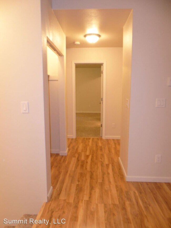 Building Photo - 4 br, 3 bath House - 4319 Conifer Lane