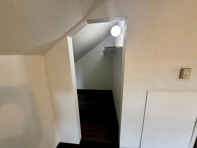 Building Photo - 210 N 1st Ave