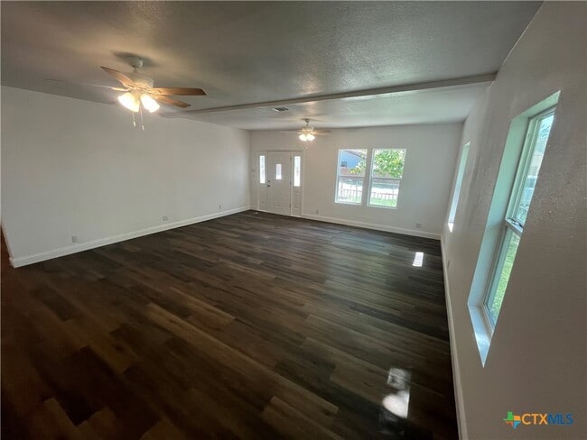 Building Photo - 115 Hickman St