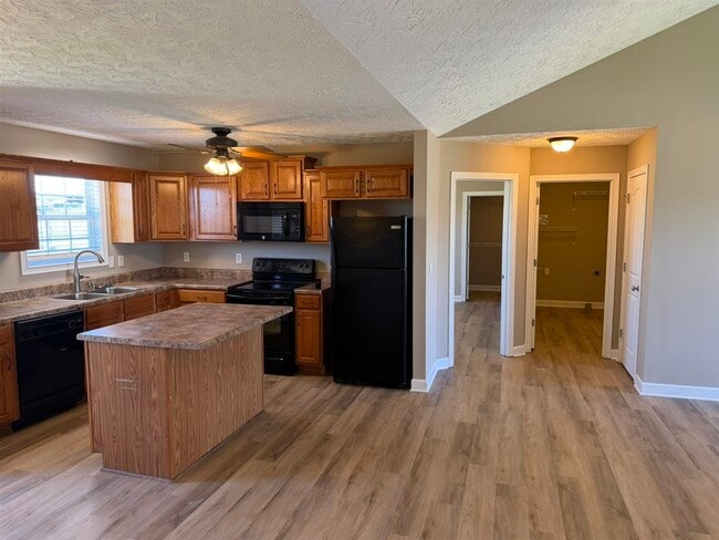 Building Photo - 1451 Quebec Way