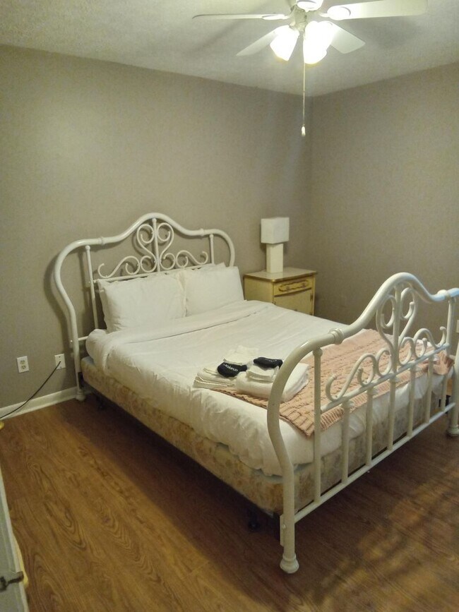 Building Photo - 4BR 3BA SFH with Full Finished Basement