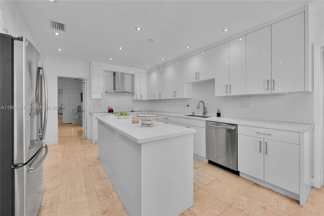 Building Photo - 6200 Granada Blvd