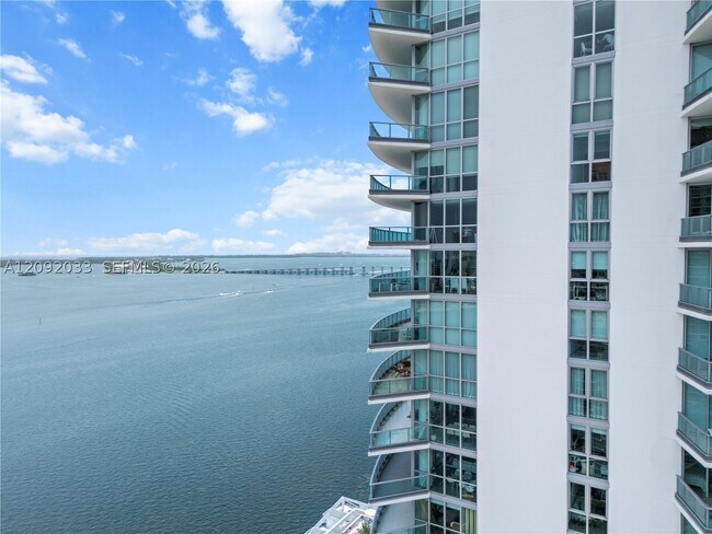 Building Photo - 1331 Brickell Bay Dr