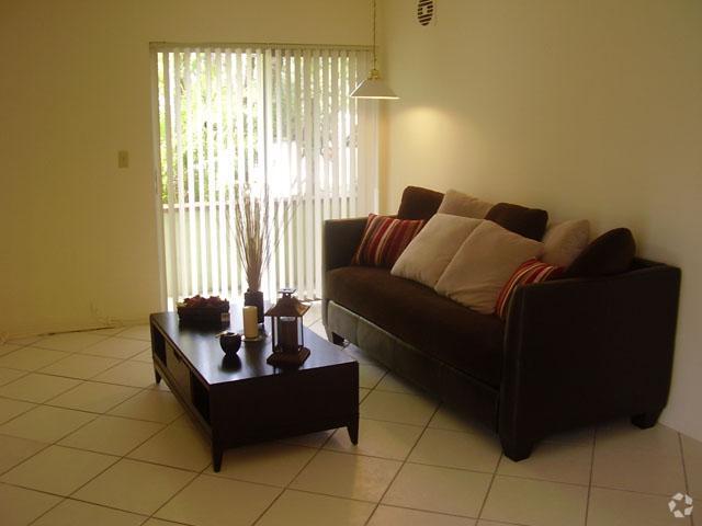 Living Room - Kendall House Apartments