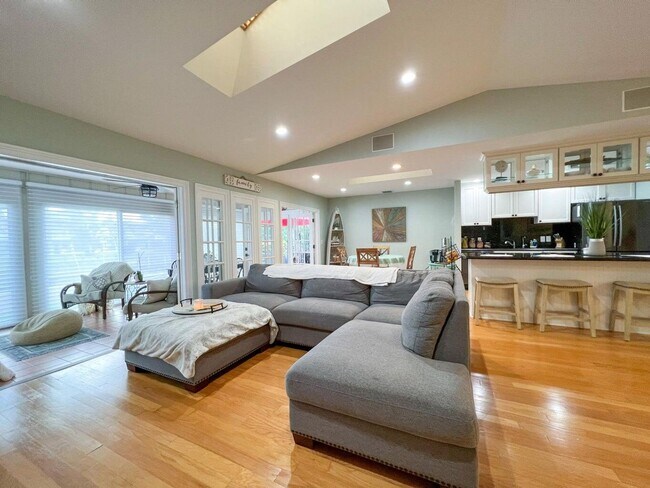 Building Photo - Palm City Home with Dock and Lift