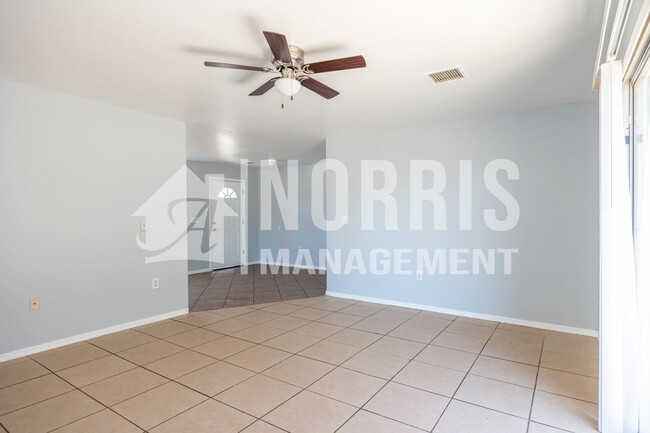 Building Photo - Great Home in the Heart of Eloy