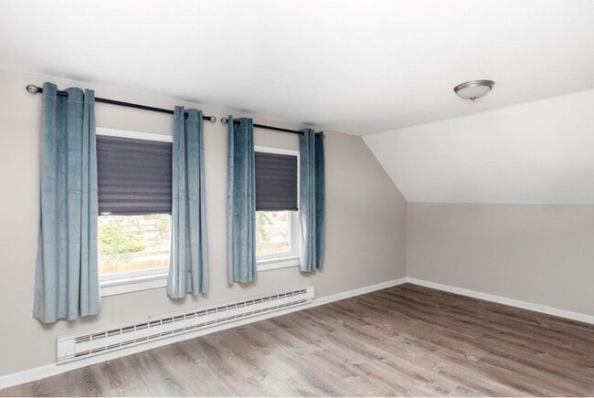 Building Photo - 2565 Pierce St