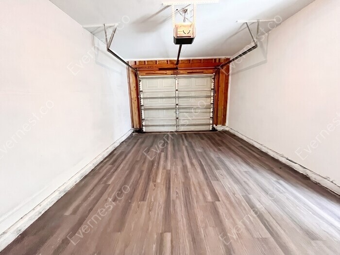 Building Photo - 5121 Magnasco Ln