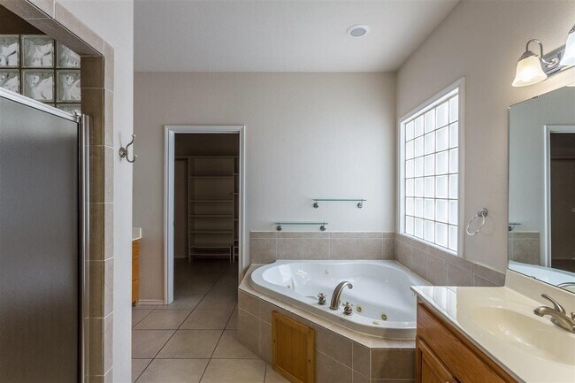 Building Photo - 309 Boulder Ridge Dr