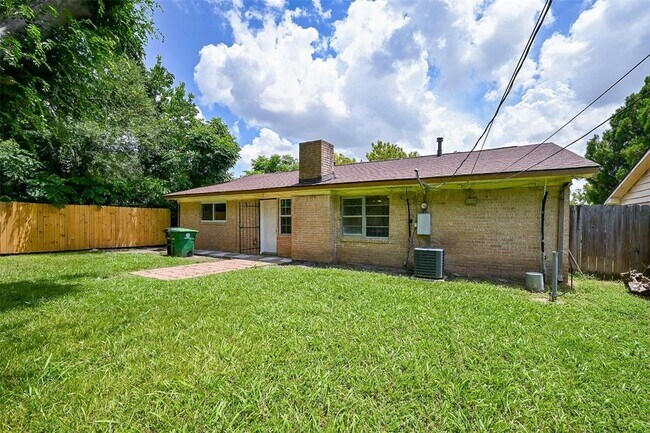 Building Photo - 14418 Alkay St