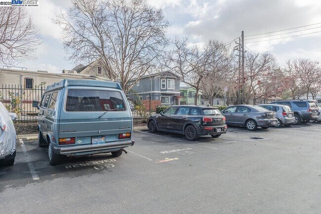 Building Photo - 1001 46th St