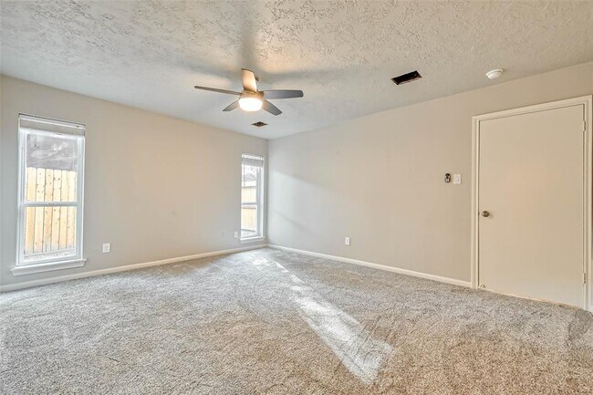 Building Photo - 3615 Highfalls Dr