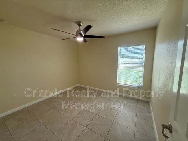 Building Photo - 1726 Pineview Ave