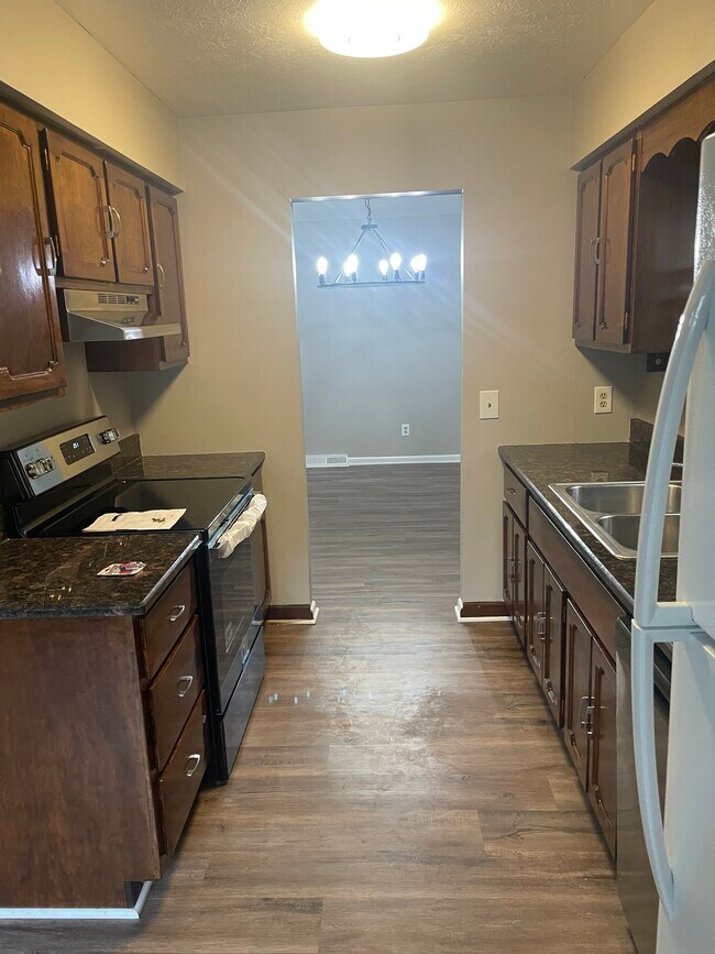 Building Photo - 16222 Howe Rd