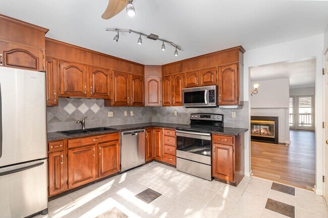 Building Photo - 2039F Raleigh Rd