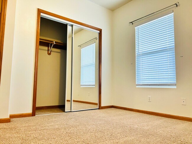 Building Photo - Spring Valley Location! Beautiful Single-Family Home