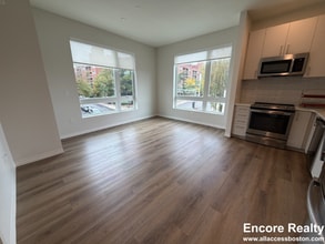 Building Photo - 5 Washington St