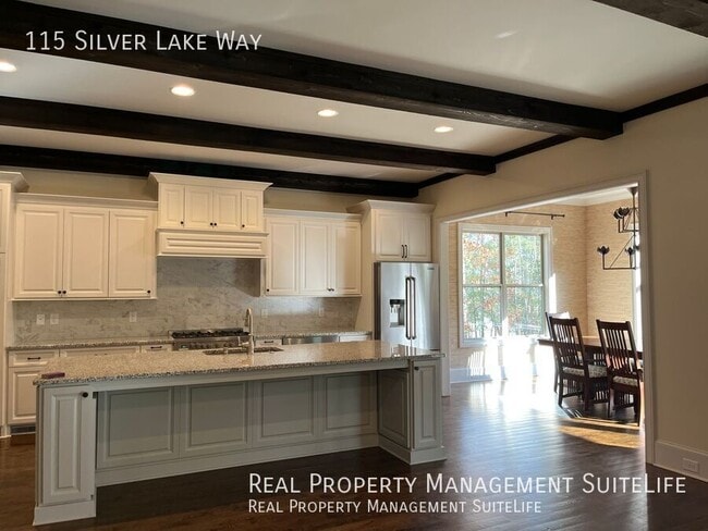 Building Photo - 115 Silver Lake Way